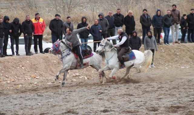 Ata sporu cirite fırtına bile engel olamadı