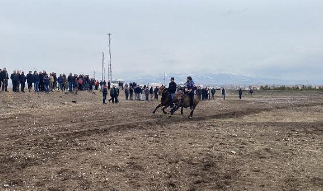 Atıyla yarışı kazandı, heyecandan yere yığıldı