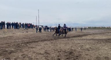 Atıyla yarışı kazandı, heyecandan yere yığıldı