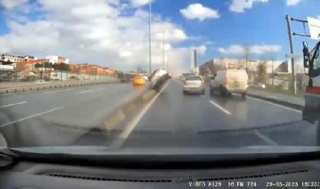 Avcılar D-100'de hatalı sollama kazası