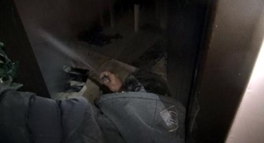 Avcılar'da 4 katlı binanın giriş katında yangın