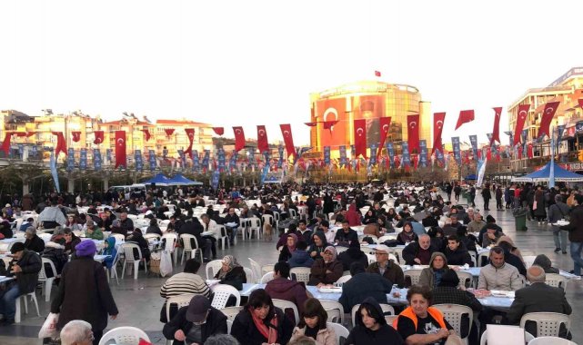 Aydın Büyükşehir, vatandaşları iftar sofralarında buluşturuyor