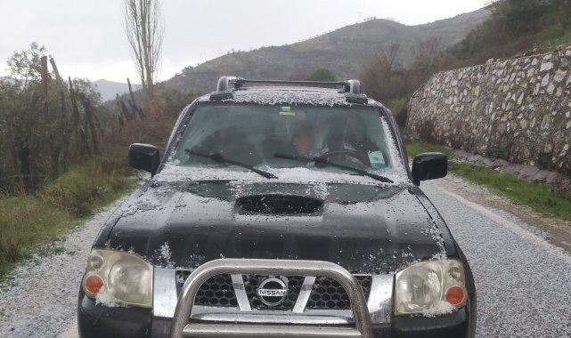 Aydın'ın yüksek kesimlerinde dolu yağışı etkili oldu