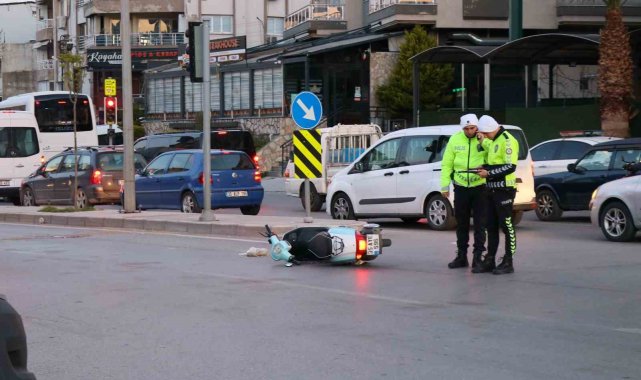 Aydınlatma direğine çarpan motosiklet sürücüsü ağır yaralandı