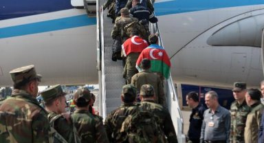 Azerbaycan arama-kurtarma ekibi, ülkelerine uğurlandı