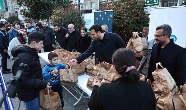Bağcılar Belediyesi'nden Ramazan dolasıyla Malatya ve Adıyaman'da yemek ikramı