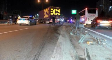 Bağcılar'da TIR bariyerlere çarptı, alkollü şoför polis merkezine götürüldü