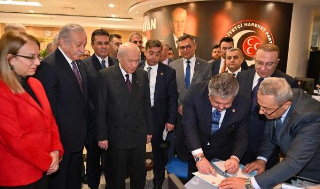Bahçeli, milletvekili adaylık başvurusunu yaptı