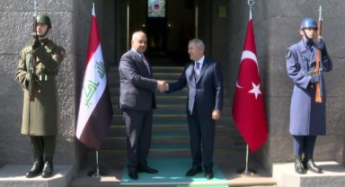 Bakan Akar, Iraklı mevkidaşı Abbasi ile görüştü