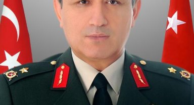 Bakan Akar'ın Özel Kalem Müdürü, milletvekili aday adaylığı için emekli oldu