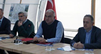 Bakan Ersoy: 42 noktada keşif çalışmaları başladı, 50'den fazla eser kurtarıldı