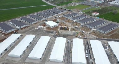 Bakan Kurum: Nurdağı ve İslahiye'de 214 prefabrik evi daha sahiplerine teslim ettik