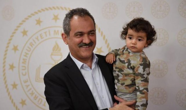 Bakan Özer, Ankara'da depremzede öğretmenlerle iftarda bir araya geldi