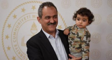 Bakan Özer, Ankara'da depremzede öğretmenlerle iftarda bir araya geldi