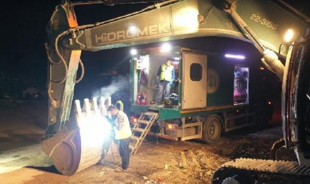 Bakanlığın seyyar tamirhaneleri ile depremzedelerin araçlarına bakım