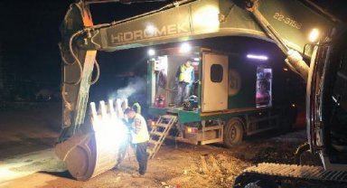 Bakanlığın seyyar tamirhaneleri ile depremzedelerin araçlarına bakım