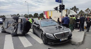 Bakırköy'de kırmızı ışık ihlali iddiası: 3 yaralı