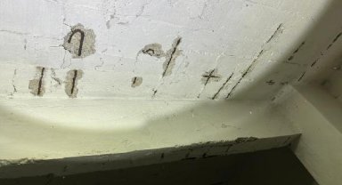 Bakırköy'deki pasajın kolonlarındaki hasar esnafı tedirgin etti