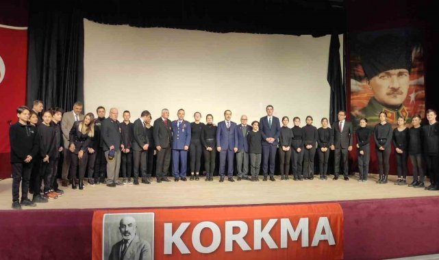 Bandırma'da İstiklal Marşı'nın kabulü ve Mehmet Akif Ersoy'u anma günü programı düzenlendi