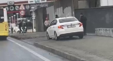 Başakşehir'de kaldırımdan giden otomobil sürücüsüne ceza
