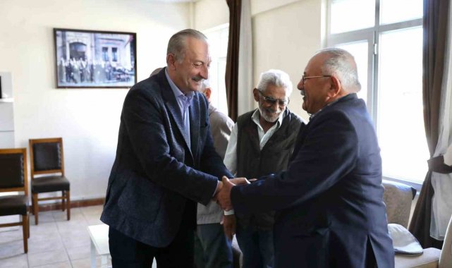 Başkan Atabay, Huzurevi'nde yaşlılar ile bir araya geldi