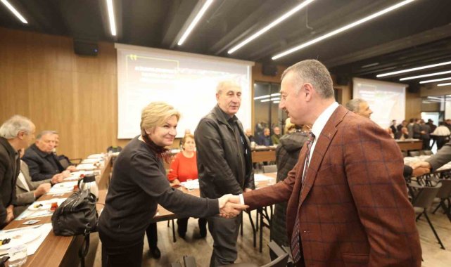 Başkan Büyükakın: "Hatay'ı ayağa kaldırmak için çalışıyoruz"