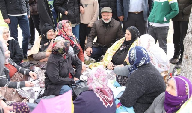 Başkan Çolakbayrakdar, şükür sofrasında vatandaşlarla bir araya geldi