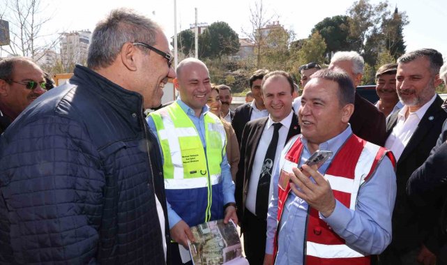 Başkan Muhittin Böcek Serik'te çalışmaları yerinde inceleyip bilgi aldı