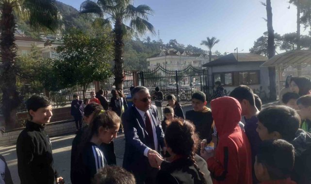 Başkan Topaloğlu öğrencilerle bir araya geldi