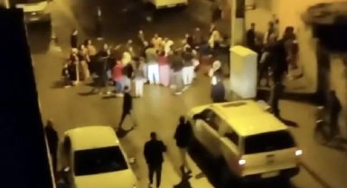 Batman'da husumetli aileler arasındaki taş- sopa ve silahlı kavga kamerada: 2 yaralı, 11 gözaltı