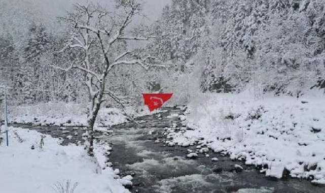 Bayburt ve Rize'de kar yağışı etkili oldu