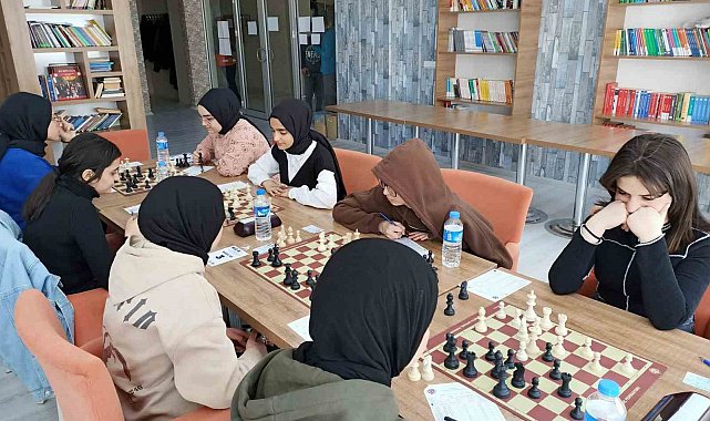 Bayburt'ta satranç turnuvası sona erdi