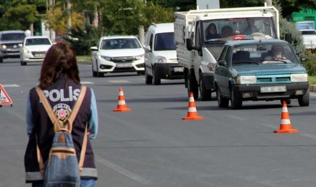 Bayburt'ta trafiğe kayıtlı araç sayısı şubat ayı sonu itibarıyla 16 bin 535 oldu