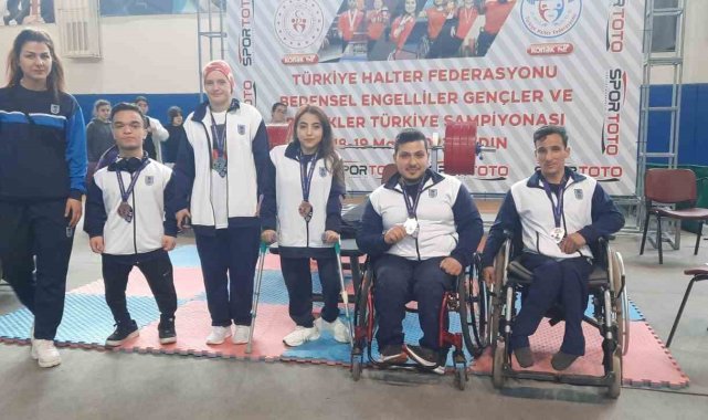 Bedensel Engelli Halter sporcuları 5 kupa ile döndüler