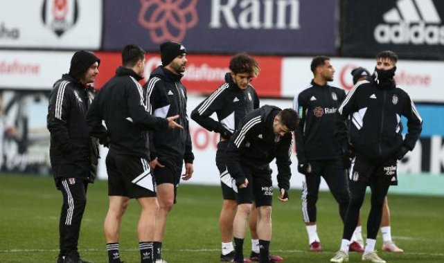 Beşiktaş, yağmur altında çalıştı