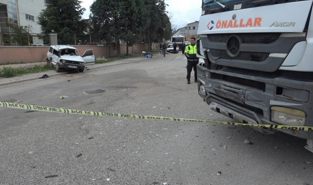 Beton mikseri otomobile çarptı; Anne öldü, oğlu yaralandı