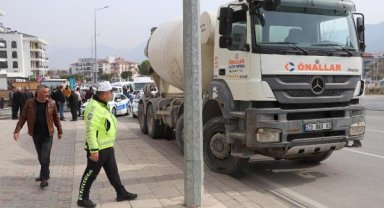 Beton mikserinin çarptığı yaşlı kadın, doğum gününde can verdi