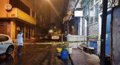 Beyoğlu'nda kıraathanede silahlı saldırı:3 yaralı