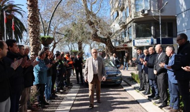 Bıçaklı saldırıda yaralanan Erdek Belediye Başkanı, görevine başladı