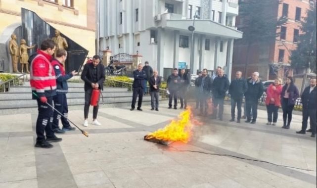Biga'da Kaymakamlık personeline yangın eğitimi verildi