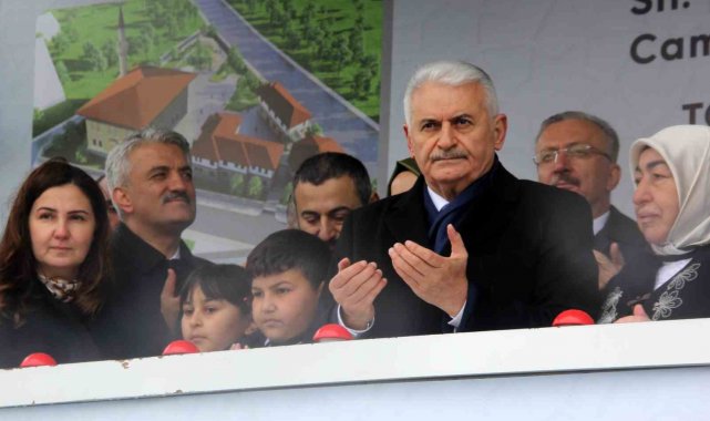 Binali Yıldırım'ın annesi vefat etti