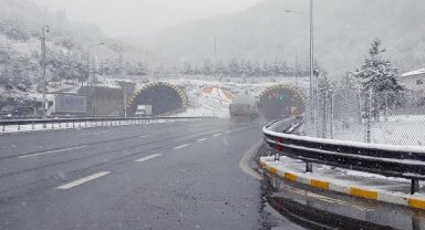 Bolu Dağı'nda kar yağışı