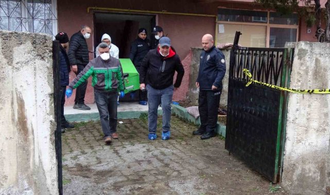 Boşanma aşamasındaki eşini bıçaklayarak öldürdü, kaynanasını da yaraladı
