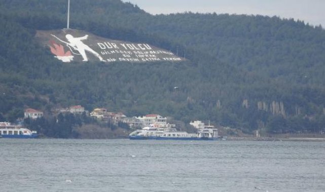 Bozcaada feribot seferlerine 'fırtına' engeli