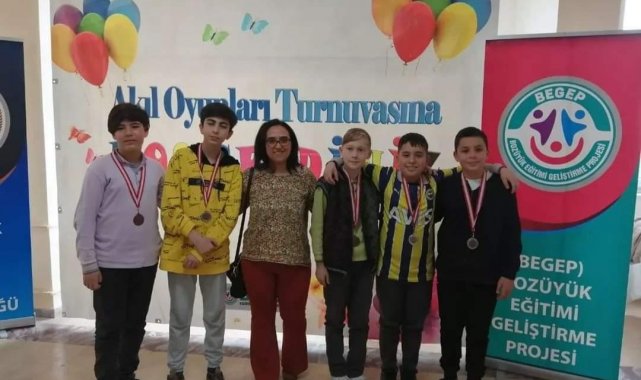 Bozüyük HEM kursiyerleri madalyaları topladı