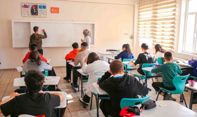 Bu okul öğrencilerin yeteneklerini ortaya çıkartıp kariyeri planlamasını dahi yapıyor
