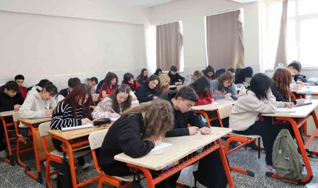 Bursa'dan Van'a uzanan mektup kardeşliği ikinci yılında