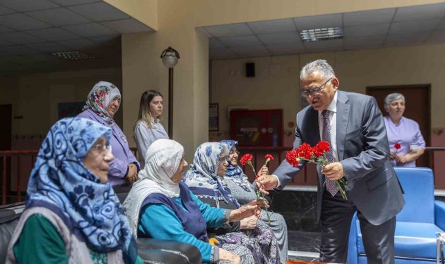 Büyükkılıç: "Dua kaynağı yaşlı çınarlarımızın Yaşlılara Saygı Haftasını kutluyorum"