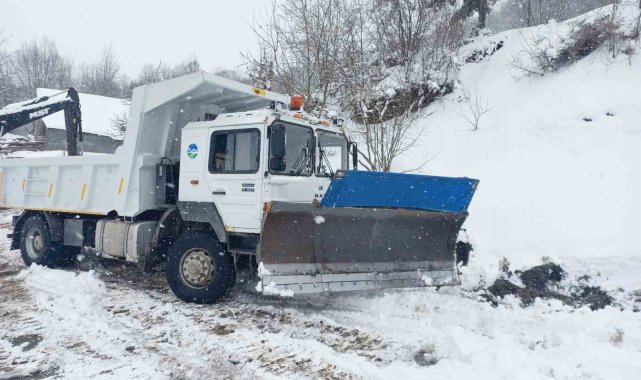 Büyükşehir zirvelerde karla mücadele mesaisinde