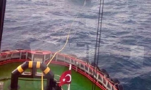 Çanakkale Boğazı'nda arızalanan gemi kurtarıldı